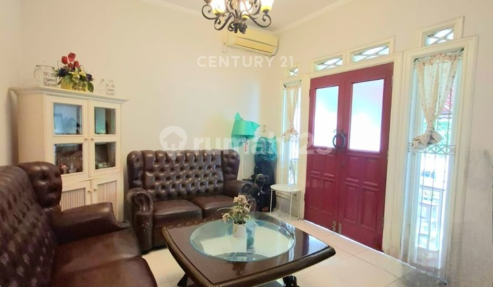 Aesthetic Hook House in Emerald Bintaro 8925 6