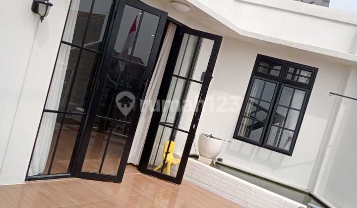 Well-Maintained and Clean Semi-Furnished House in Taman Pagelaran 2