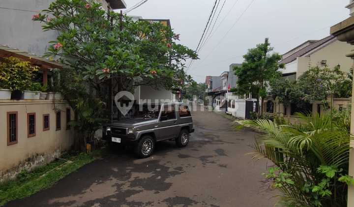 Occupied Kos and Spacious Land House Near Toll Road in Taman Pajajaran 2