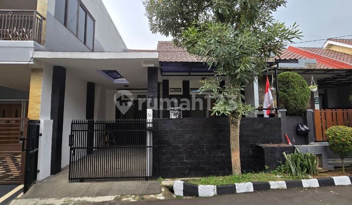 Ready-to-Occupy House in Taman Yasmin Near Station Near Toll