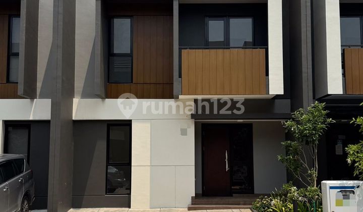 Summarecon Crown Gading Disewakan Rumah Siap Huni Harga Nego Carport Luas
