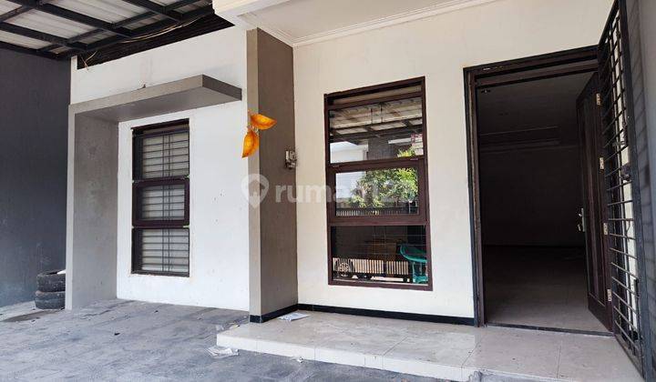 Rumah di Mekar wangi 2 Lantai SHM hdp Timur row jln Besar 1