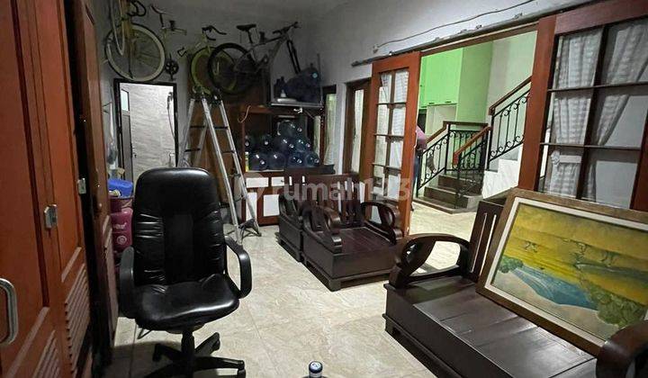 rumah 3 lantai minimalis modern di sayap moch ramdan 1