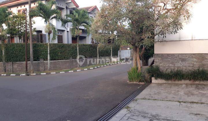 Rumah Cantik 2 Lantai di Komplek Perumahan Istana Regency 2 1