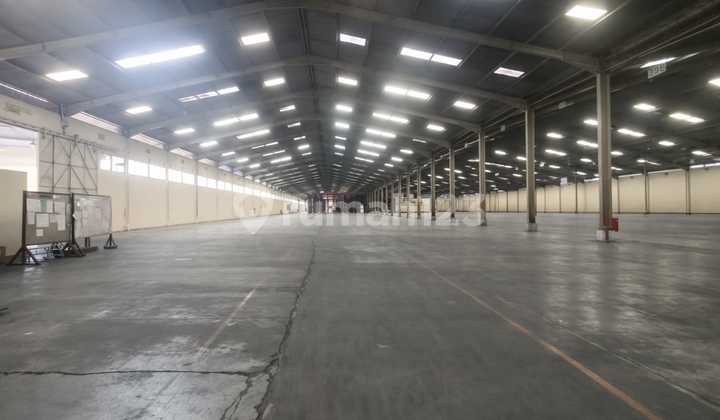 Large Warehouse in Cileunyi Strategic Location