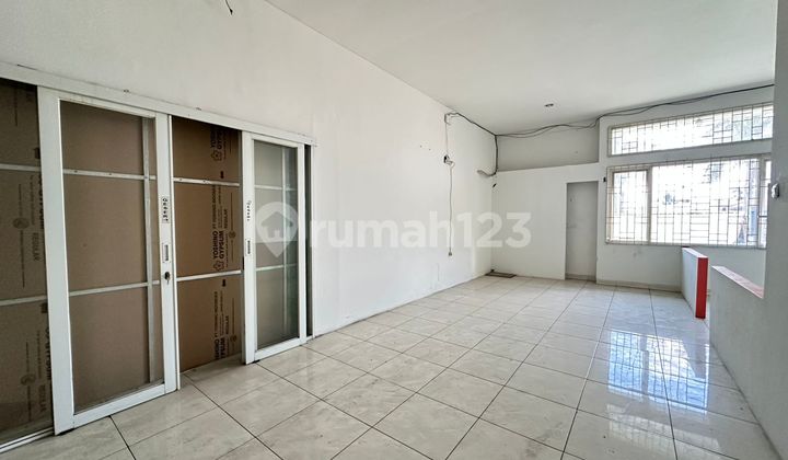 Ruko Lokasi Strategis di Komplek Mekar Wangi 2