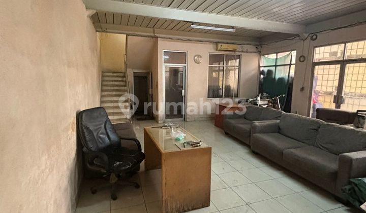 Gudang Luas Lokasi Strategis di Taman Kopo Indah Gudang Luas Lokasi Strategis di Taman Kopo Indah