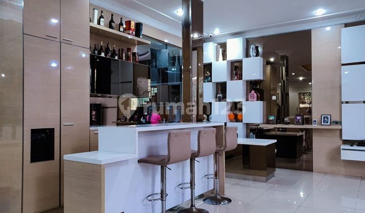 Corner House and Ready to Occupy in Kelapa Gading 2