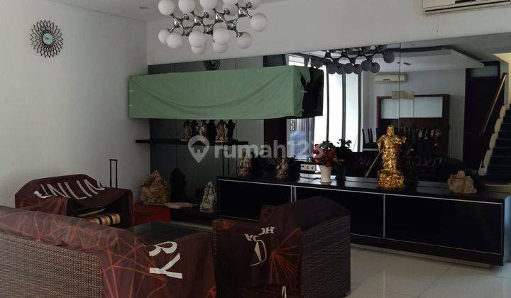 Rumah 2.5 lantai dan Siap Huni di Villa Permata Gading 2