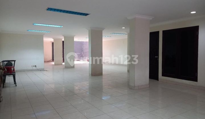 Dijual Rumah 3 Lantai, Luas Tanah 9X30 di Villa Gading Indah 2