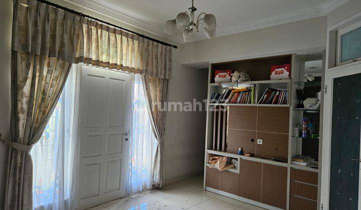 Dijual Rumah 2 Lantai Dan Semi Furnished Di Gading Kirana 1