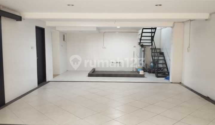 Dijual Rumah Hoek 3,5 Lantai Di Gading Nirwana