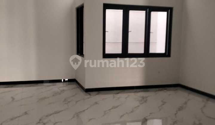Dijual Rumah 3 1/2 Lantai Dan Siap Huni Di Sunter 2
