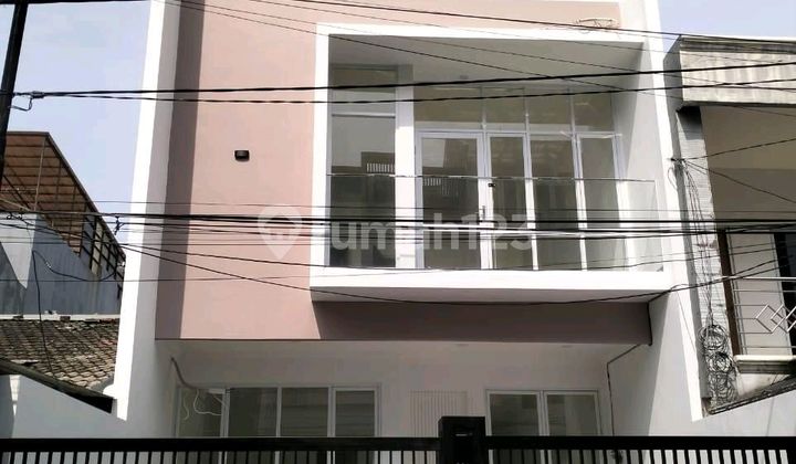 For Sale New 3-Story House And Ready to Occupied in Janur Kuning For Sale New 3-Story House And Ready to Occupied in Janur Kuning