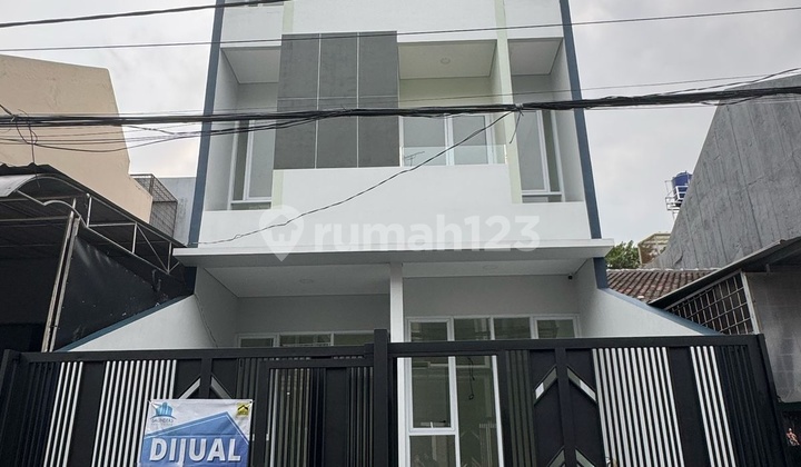For Sale Brand-new Minimalist 3-Story House in Cengkir Barat
