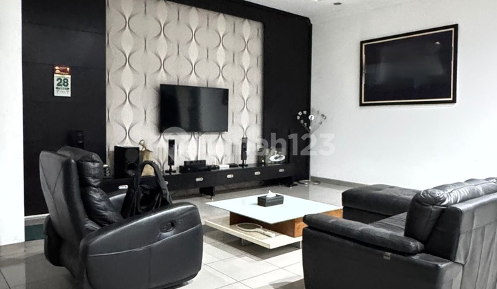 Rumah 2 Lantai dan Semifurnised di Villa Gading Indah