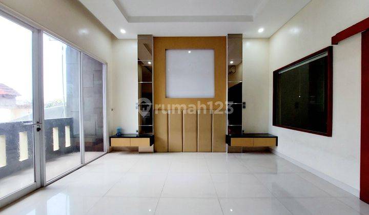 Rumah Premier Pavilion 2.5 Lantai Bagus Furnish SHM Dijual 1