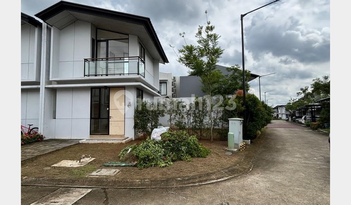 Disewakan Rumah 2 Lantai di Cendana Cove Lippo Karawaci, Tangerang