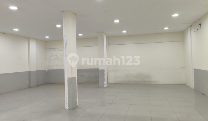For Rent Only 2nd Floor of a Shophouse Row