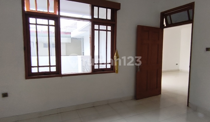 Dijual Rumah 2 Lantai Modernland Siap Huni 2