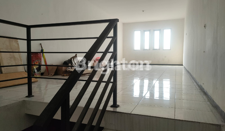 RUKO 3 LANTAI DI DRIYOREJO GRESIK  2