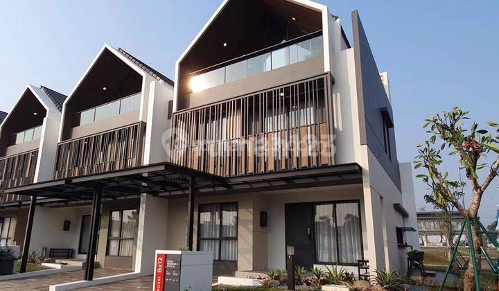 Rumah 3 LT Hoek dengan AtticRoom di Lokasi Premium Gading Serpong