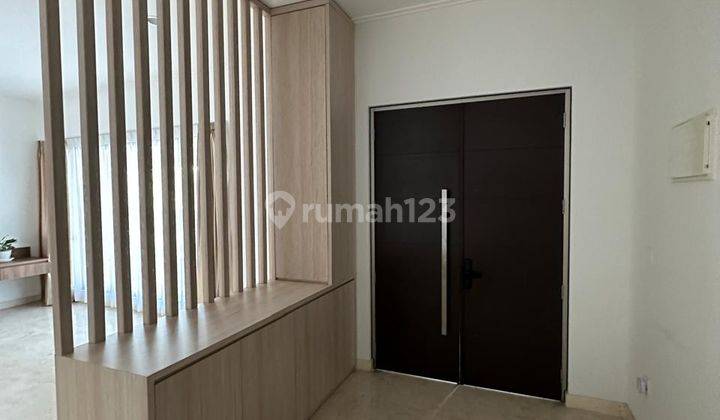 Disewakan Rumah Golf Island PIK 8x25 Semi Furnished rapi!! 2