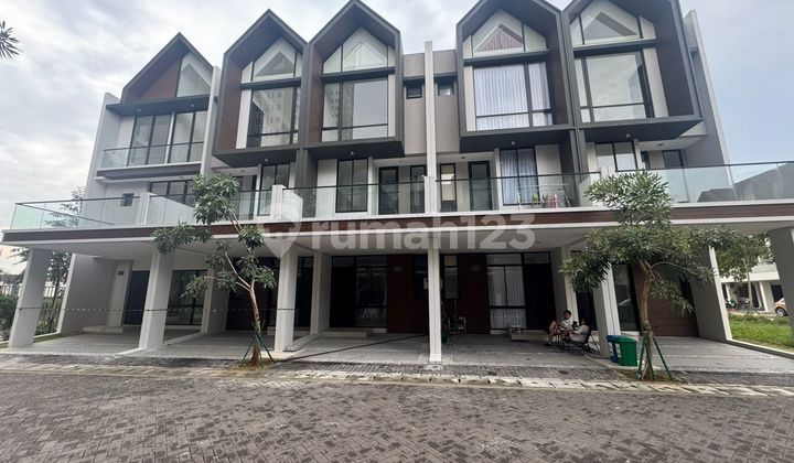 Disewakan Rumah PIK 2 Uk 4,5x10 3 Lantai Brand New Gress