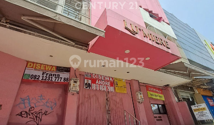 For Rent: Panglima Polim Shop House, 3 Units Connected, Includes Basement, Main Road Location! For Rent: Panglima Polim Shop House, 3 Units Connected, Includes Basement, Main Road Location!