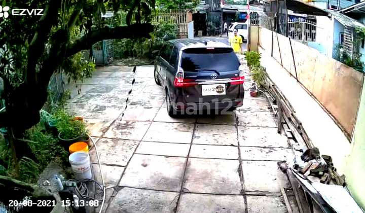 For Sale or Rent: 1-Story House in Kebon Jeruk, Needs Renovation, West Jakarta 2