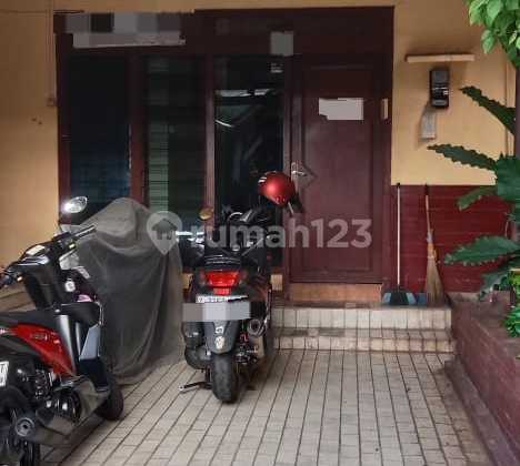 Rumah Kost 16kamar tanpa AC di Fatmawati Jakarta Selatan Rumah Kost 16kamar tanpa AC di Fatmawati Jakarta Selatan