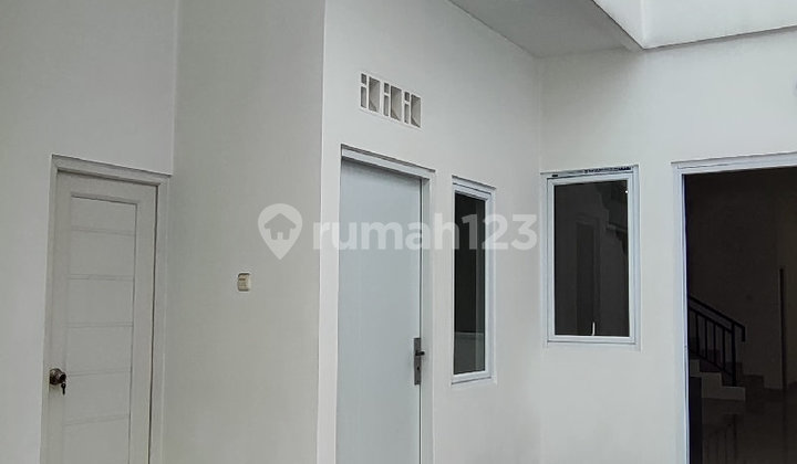 Jual Rumah Meruya, Baru, Depan Taman, Bebas Banjir 2