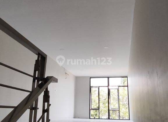 Ruko BARU 4.5lt PINGGIR JLN RAYA Kav Polri Jelambar Jakarta Barat 2