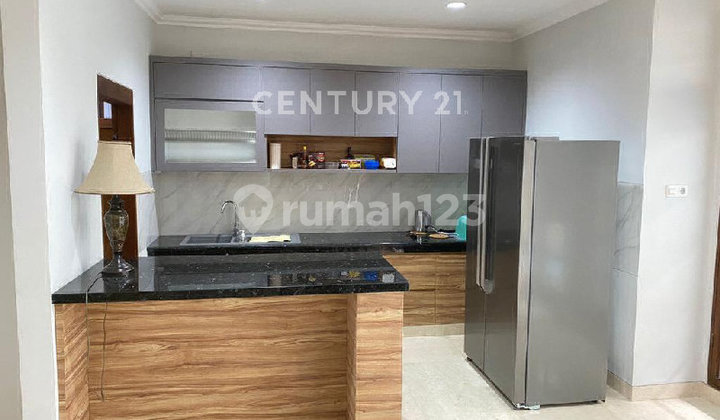 Rumah Pondok Indah, Belakang Pim, Area Tenang, Ada Kolam Renang 2