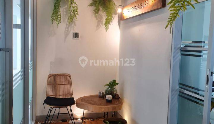 Harga Bagus Ruang Kantor Full Furnished Lantai 19 di The Smith Alam Sutera 1