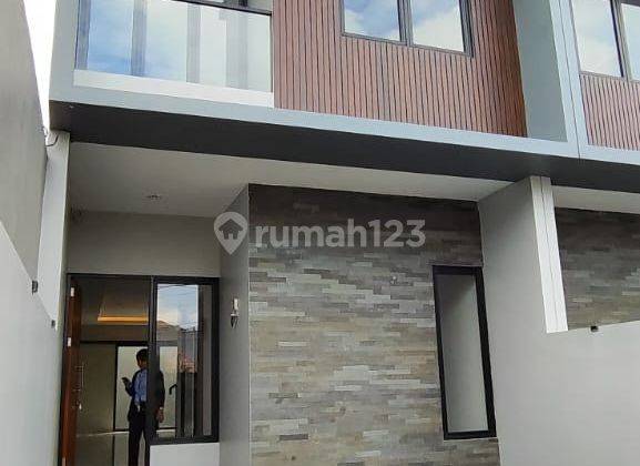 RUMAH MEWAH 2LT 8X15 BEBAS BANJIR EXLUSIVE MERUYA UTARA 1