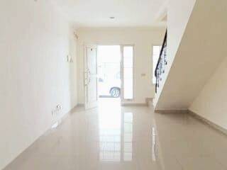 Sewa Rumah 2lt Unfurnished Green Lake City Tangerang Banten 1