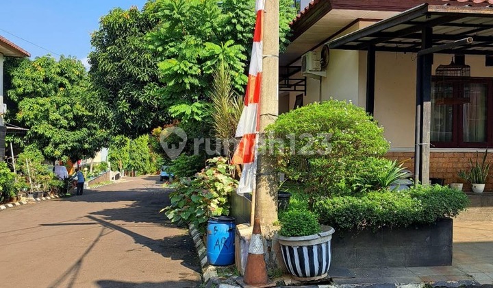 Dijual Rumah Townhouse Hook Tanah Baru Depok 2