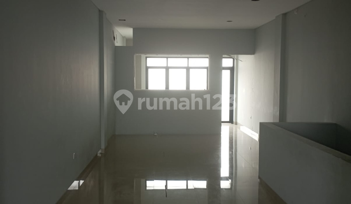 For Rent: Ruko Hook in East Tebet, suitable for business. 2