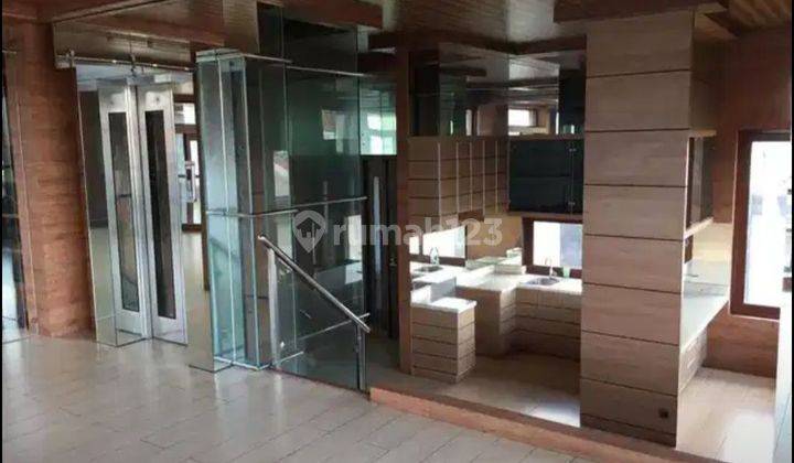 RUMAH DENGAN FASILITAS LIFT DI PEJATEN COCOK UNTUK HUNIAN 2