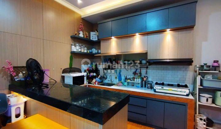 Rumah Cantik 3 Lantai Siap Huni Di Kebagusan 2