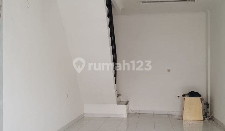 For Rent: Margonda Shop House Near Gunadarma University Campus For Rent: Margonda Shop House Near Gunadarma University Campus