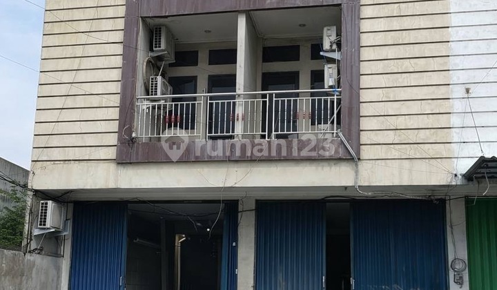 Disewakan Ruko Gandeng di Jalan Utama Cirendeu Ciputat