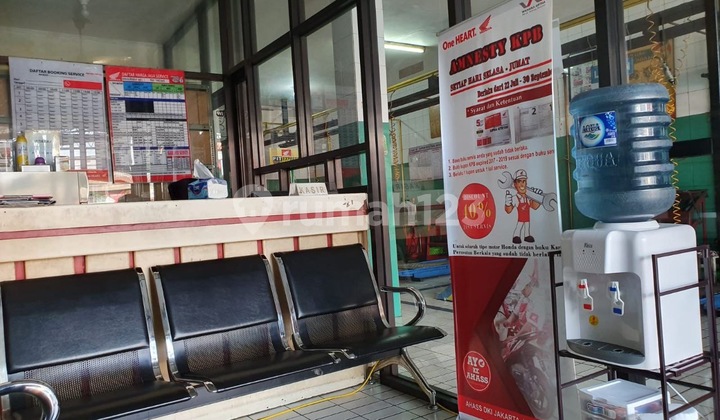 For Rent: Attached Shophouse in Jalan Cirendeu 2