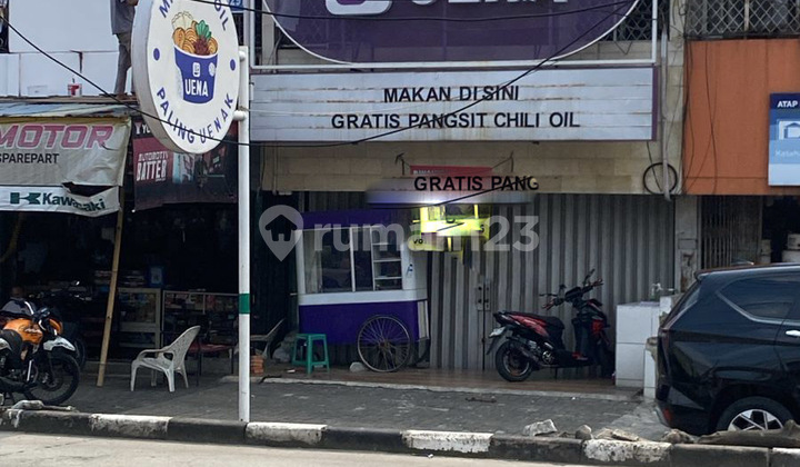 Shop Rental in Cinere Depok, Business Location by the Main Road.