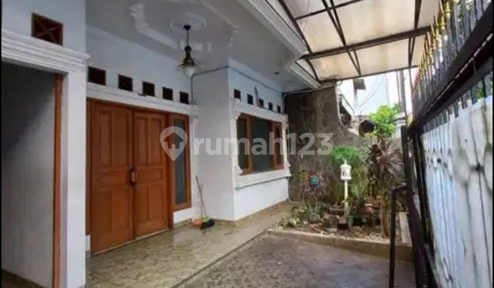 Tebet Timur Dalam House for Rent Near Tebet Station – Flood-Free 2
