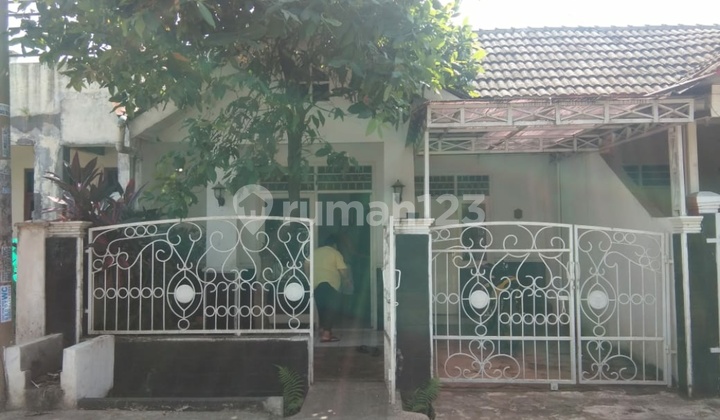 For Sale: House in Ciluar Asri Housing Complex, Bogor Regency