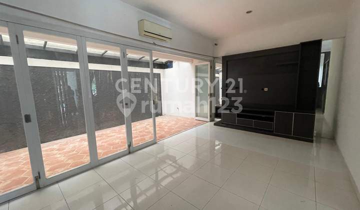 Turun Harga Rumah Murah Depan Taman di Emerald Bintaro Sektor 9