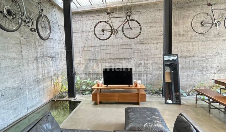 Rumah Industrial Modern Posisi Hook Area Favorite Emerald Bintaro 2