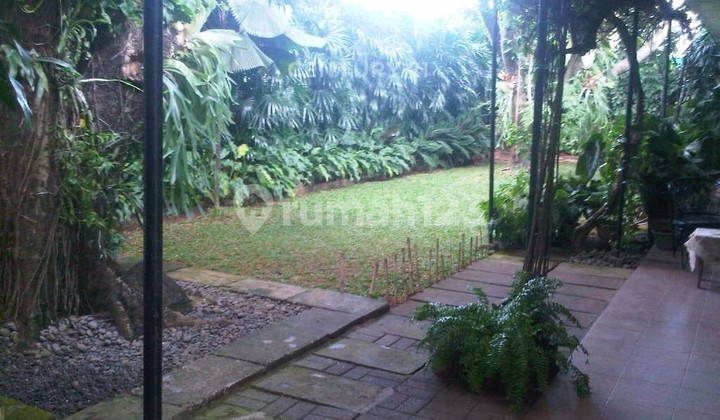 Dijual Rumah Klasik Luas & Strategis Di Kebayoran Jakarta Selatan